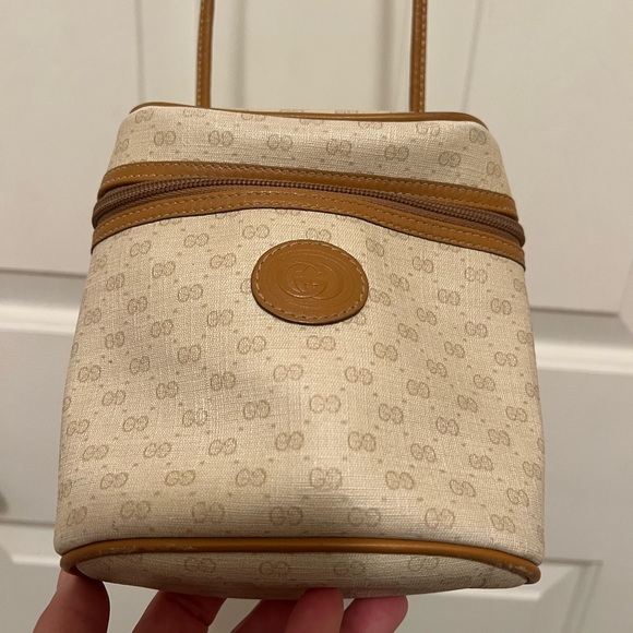 Vintage Gucci Cream and Brown Crossbody Bag with Iconic Pattern - Picture 1 of 10